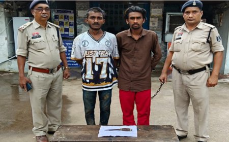 **सुपेला में खूनी वारदात: चखने की बहस और बहन पर टिप्पणी के बाद दोस्त पर चाकू से हमला, 2 गिरफ्तार**