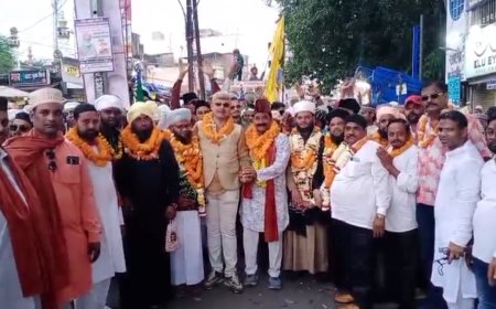 जश्ने ईद मिलादुन्नबी जुलूस का देवकीनंदन चौक पर भव्य स्वागत