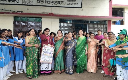 सड़क सुरक्षा को लेकर सकरी कन्या शाला में छात्राओं को दिलाई शपथ