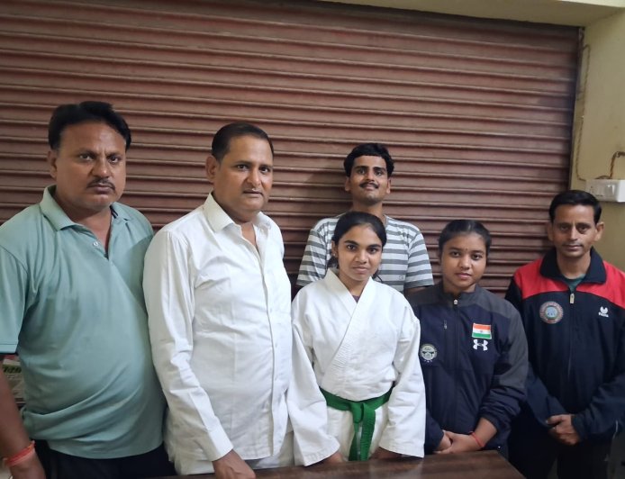 बिलासपुर की इच्छा नेताम ने नेशनल कराते प्रतियोगिता में जीता कांस्य पदक