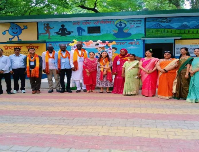 यूपी के प्राइमरी स्कूलों का दुनिया में बजा डंका: निपुण मॉडल देखने गाजियाबाद पहुंचे 5 देशों के 70 प्रतिनिधि