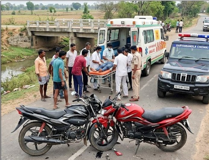 कोरबा में दो भीषण सड़क हादसों से दहला इलाका: पिता-पुत्र समेत 5 लोगों की मौत, कई घायल