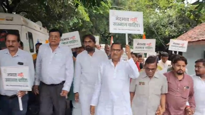 हल्द्वानी की घटना के विरोध में कांग्रेस का आक्रोश मार्च, अंबेडकर चौक पर सत्याग्रह