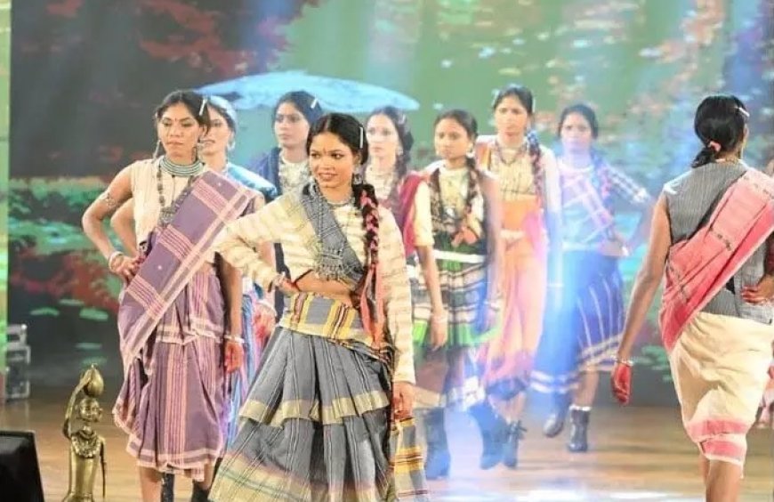 सुकमा की पुनर्वासित महिलाओं का नया आगाज: रायपुर के रैंप पर बिखेरा कोसा-कॉटन का जलवा