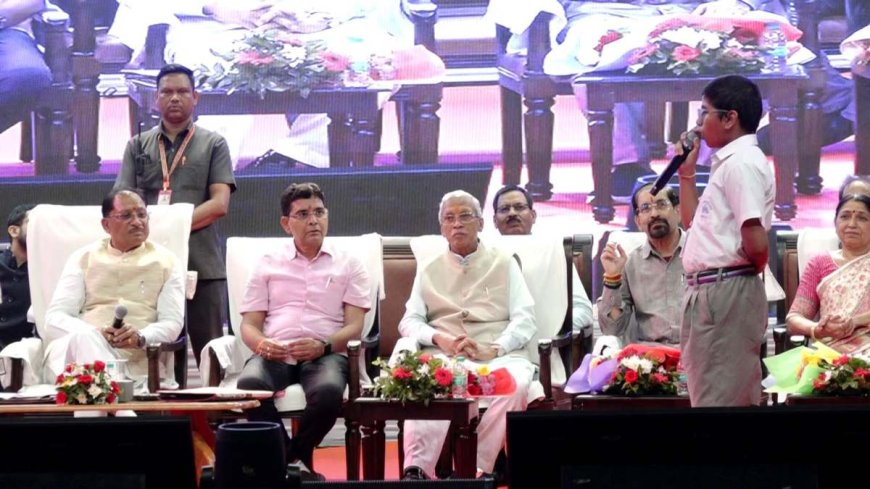छत्तीसगढ़ का संकल्प: श्रमिकों का विकास ही राज्य का विकास, मेधावी बच्चों को मिला CM साय का साथ