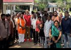 कांग्रेस नेता त्रिलोक श्रीवास सैकड़ो लोगों के साथ निर्दोष व्यक्तियों को न्याय दिलाने एसपी ऑफिस पहुंचे,