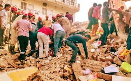 दिल्ली के सत्य निकेतन में 5 मंजिला इमारत ढहने से दर्दनाक हादसा