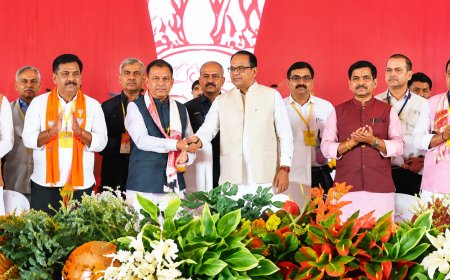 2 लाख परिवारों को मिले पक्के मकान, शिवराज सिंह चौहान और सीएम विष्णु देव साय ने सौंपी चाबियां; कृषि विज्ञान केंद्र की घोषणा