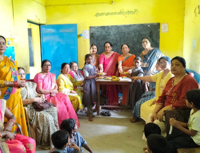 लायंस क्लब बिलासपुर वसुंधरा ने साक्षरता दिवस पर स्कूली बच्चों को दिया अक्षर ज्ञान का संदेश