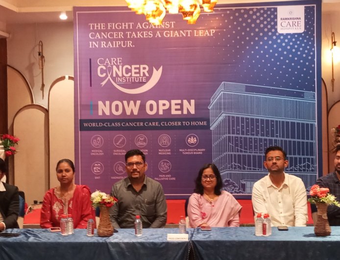 कैंसर के खिलाफ छत्तीसगढ़ में नई जंग! अब इलाज के लिए महानगरों की दौड़ नहीं रामकृष्ण CARE कैंसर इंस्टीट्यूट रायपुर में स्क्रीनिंग से लेकर सर्जरी, कीमो और रेडिएशन तक एक ही छत के नीचे इलाज