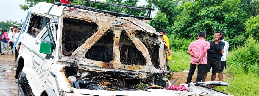 नागपुर-रायपुर हाईवे पर भीषण सड़क हादसा: खड़े ट्रक में घुसी तेज रफ्तार बोलेरो,
