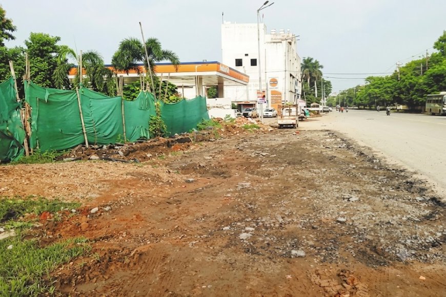 🚧 बिलासपुर में दबंगई: ₹12 करोड़ की नई सड़क पर 58 मिनट तक चला जेसीबी