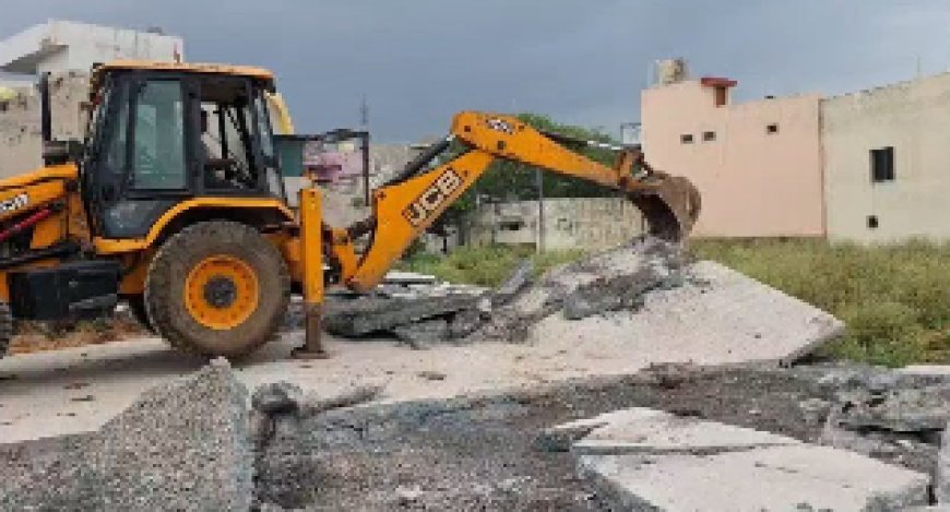 अशोक नगर में अवैध प्लाटिंग पर चला बुलडोजर, शिकायत के बाद निगम की बड़ी कार्रवाई