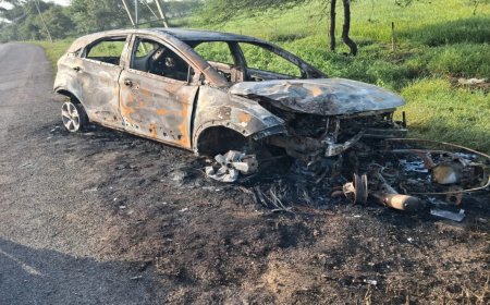डोंगरगढ़ में भीषण सड़क हादसा: कार और स्कूटी की जोरदार टक्कर के बाद लगी आग, दोनों वाहन जलकर खाक;