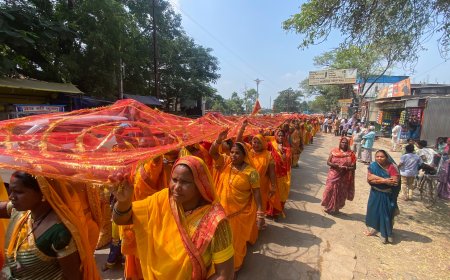 183 मीटर लंबी चुनरी यात्रा में उमड़ा मातृशक्ति का जनसैलाब, मस्तूरी में भक्ति और उत्साह का माहौल