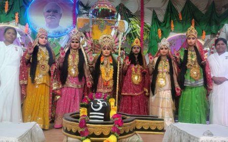 चैतन्य देवियों की शांत एवं एकाग्र मुद्रा दे रही मन को शक्तिशाली बनाने का संदेश,परमात्म स्मृति से आती है आंतरिक शांति और स्थिरता : बीके मंजू