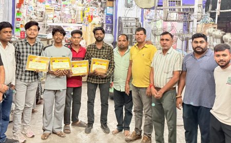 मां दुर्गा उत्सव समिति बस स्टैंड हरदीबाजार द्वारा कौन बनेगा डिजिटल स्टार के विजेता को किया पुरुस्कृत