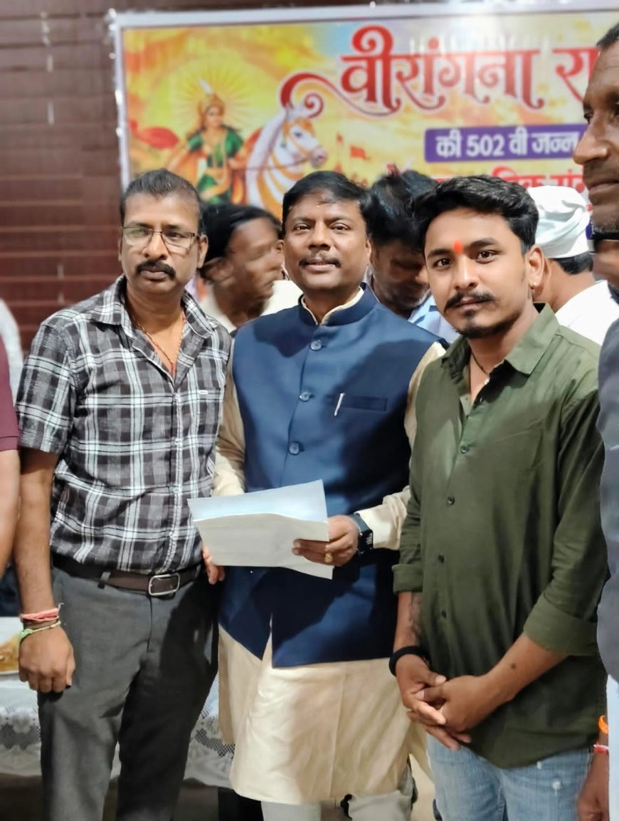 भंवारटक मंदिर-बेलगहना सड़क की मरम्मत की मांग, वन मंत्री को सौंपा ज्ञापन
