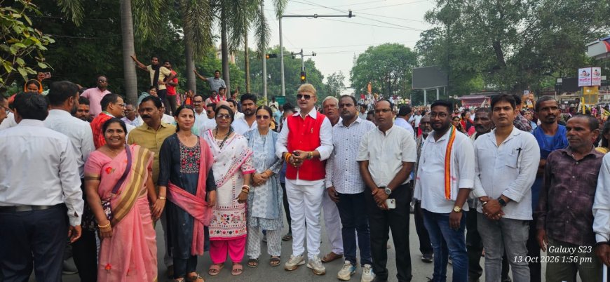 राष्ट्रीय  समन्वयक त्रिलोक श्रीवास सैकड़ों सहयोगियो सहित कलेक्ट्रेट कार्यालय घेराव में हुए शामिल