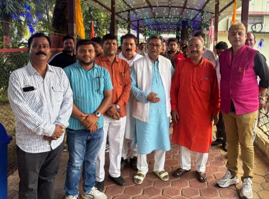नेता प्रतिपक्ष डॉ. चरणदास महंत का त्रिलोक श्रीवास ने समर्थकों सहित किया आत्मीय स्वागत